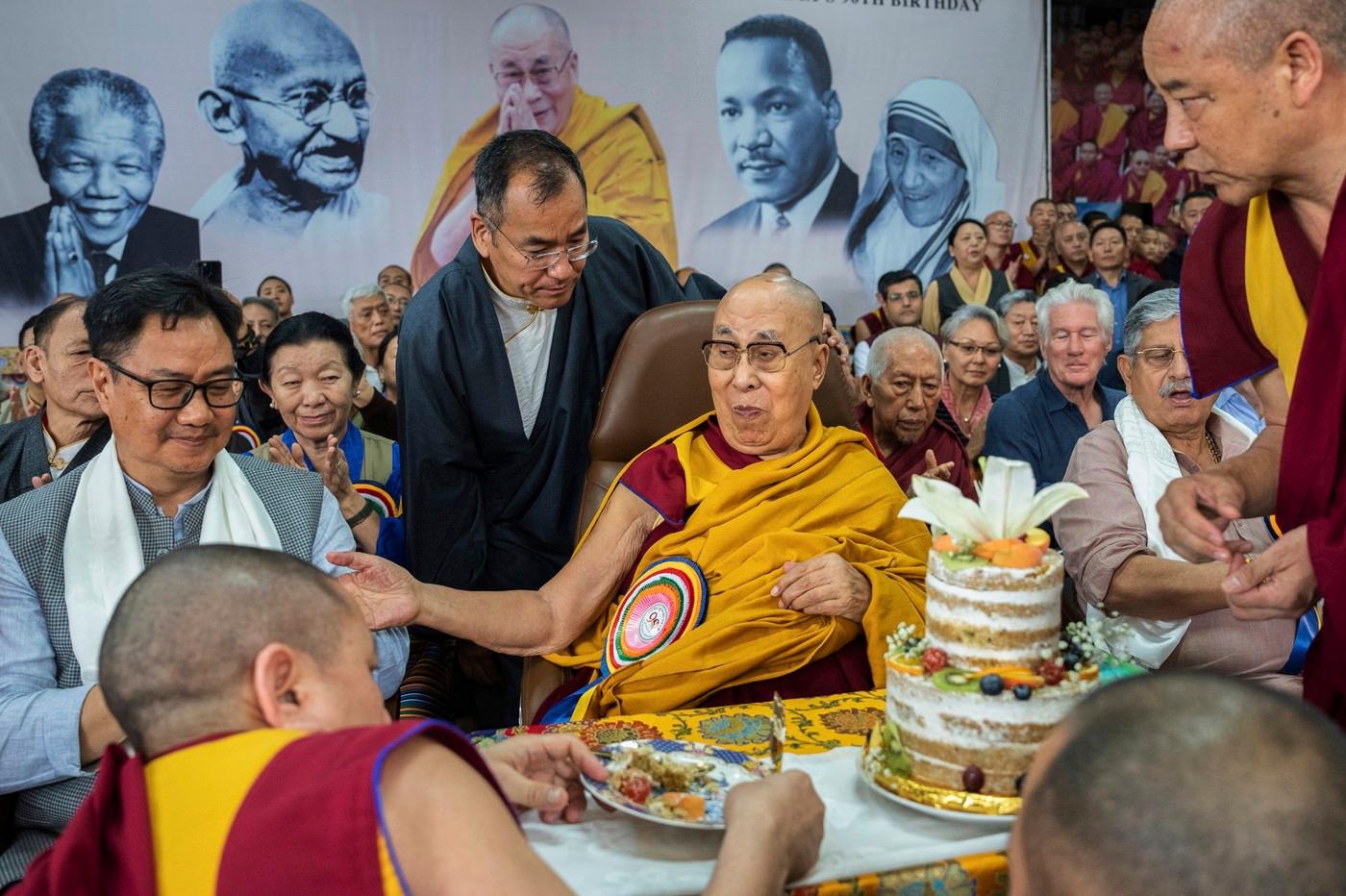 Pravý a skutečný dalajláma při oslavě svých devadesátých narozenin letos v červenci