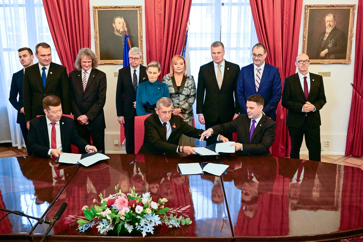 Podpis koaliční smlouvy ANO, SPD a Motoristů