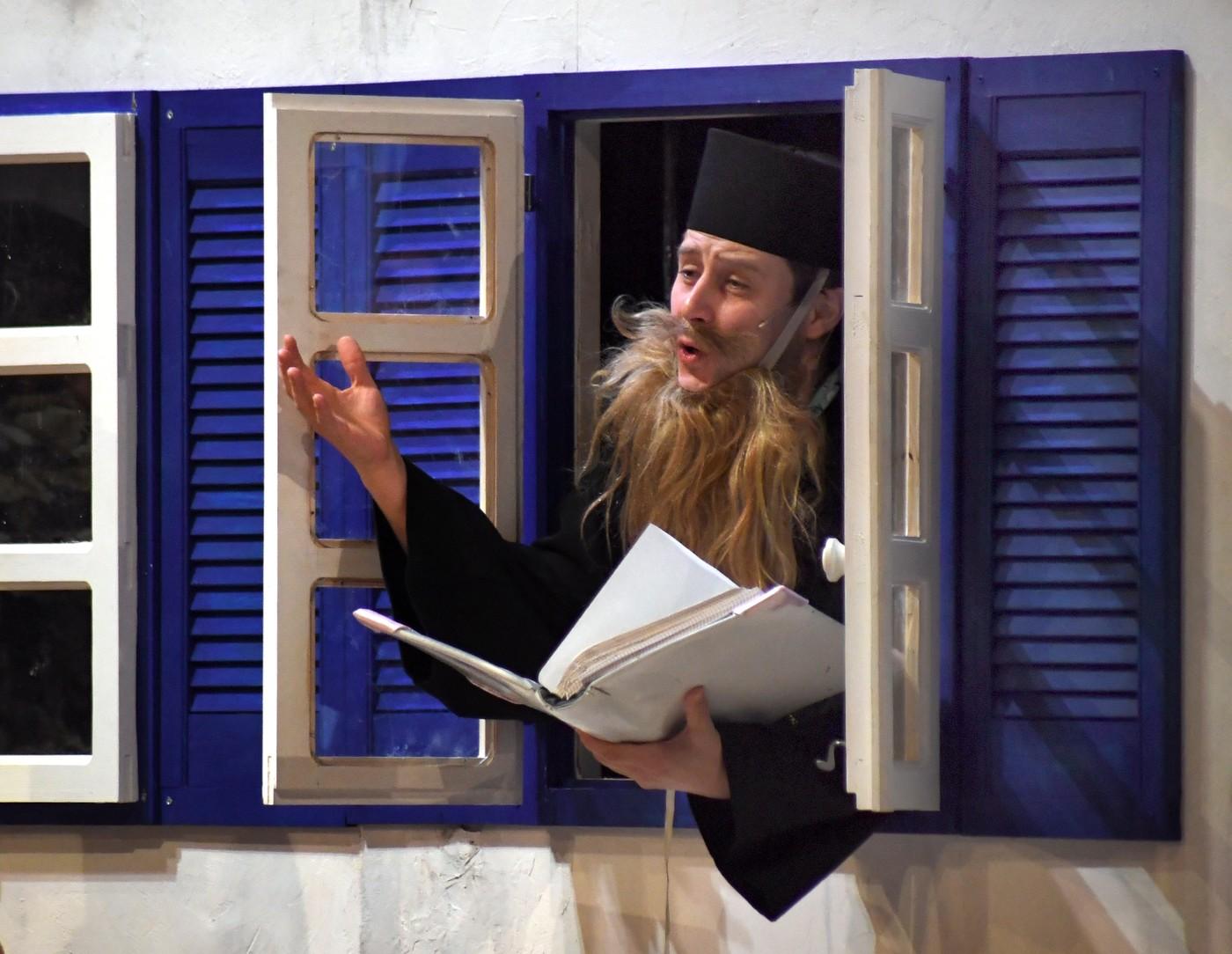 Kryštof Grygar jako Kněz na generální zkoušce muzikálu Mamma Mia! Kryštof Grygar jako Kněz na generální zkoušce muzikálu Mamma Mia!