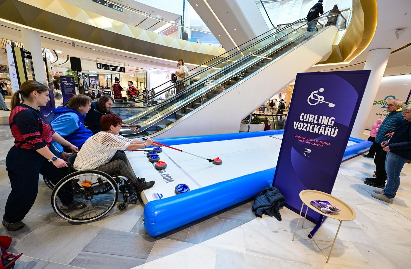 paralympijská fanzóna Pale Fire Capital, curling vozíčkářů