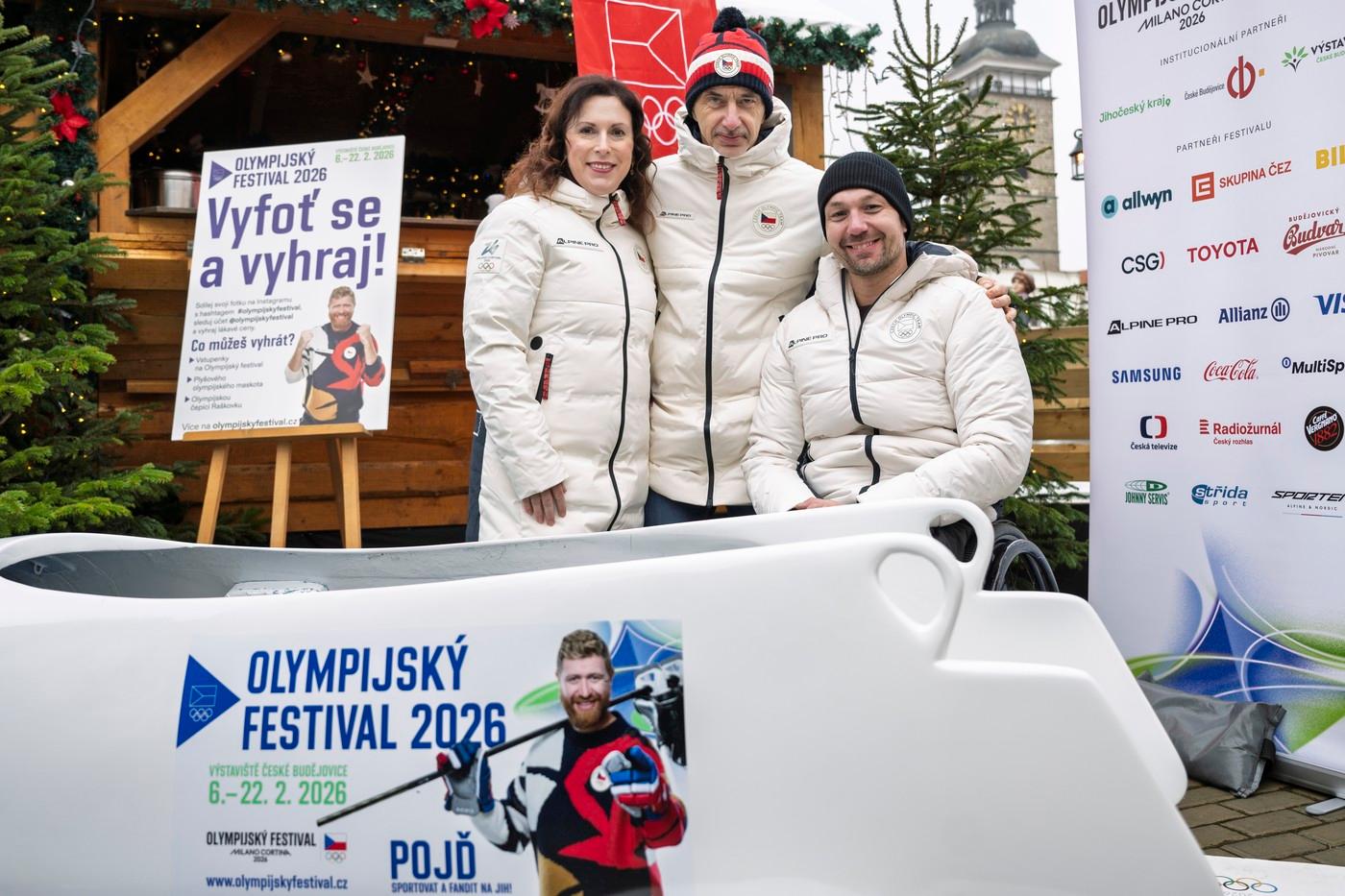 Primátorka Dagmar Škodová Parmová, hejtman Martin Kuba a předseda Českého paralympijského výboru Zbyněk Sýkora