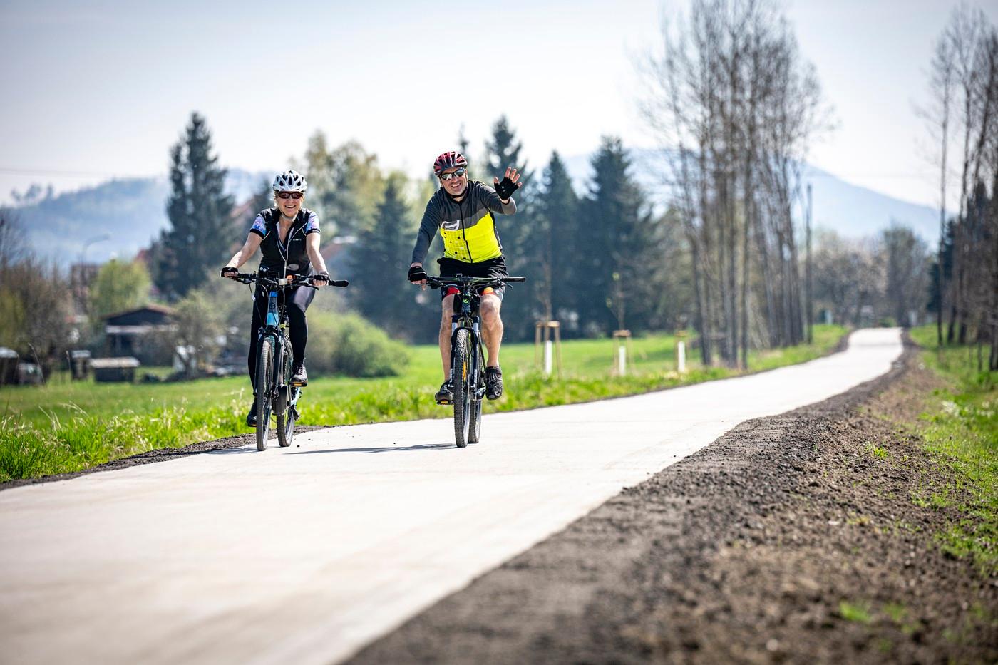 Nový úsek cyklostezky sv. Zdislavy mezi obcemi Cvikov a Svor, 16. dubna 2025, Cvikov, Českolipsko. Nový úsek cyklostezky sv. Zdislavy mezi obcemi Cvikov a Svor, 16. dubna 2025, Cvikov, Českolipsko.