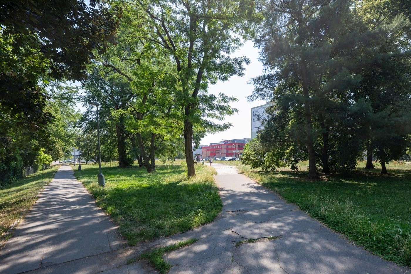 Místa, kde město chce stavět bytové domy.