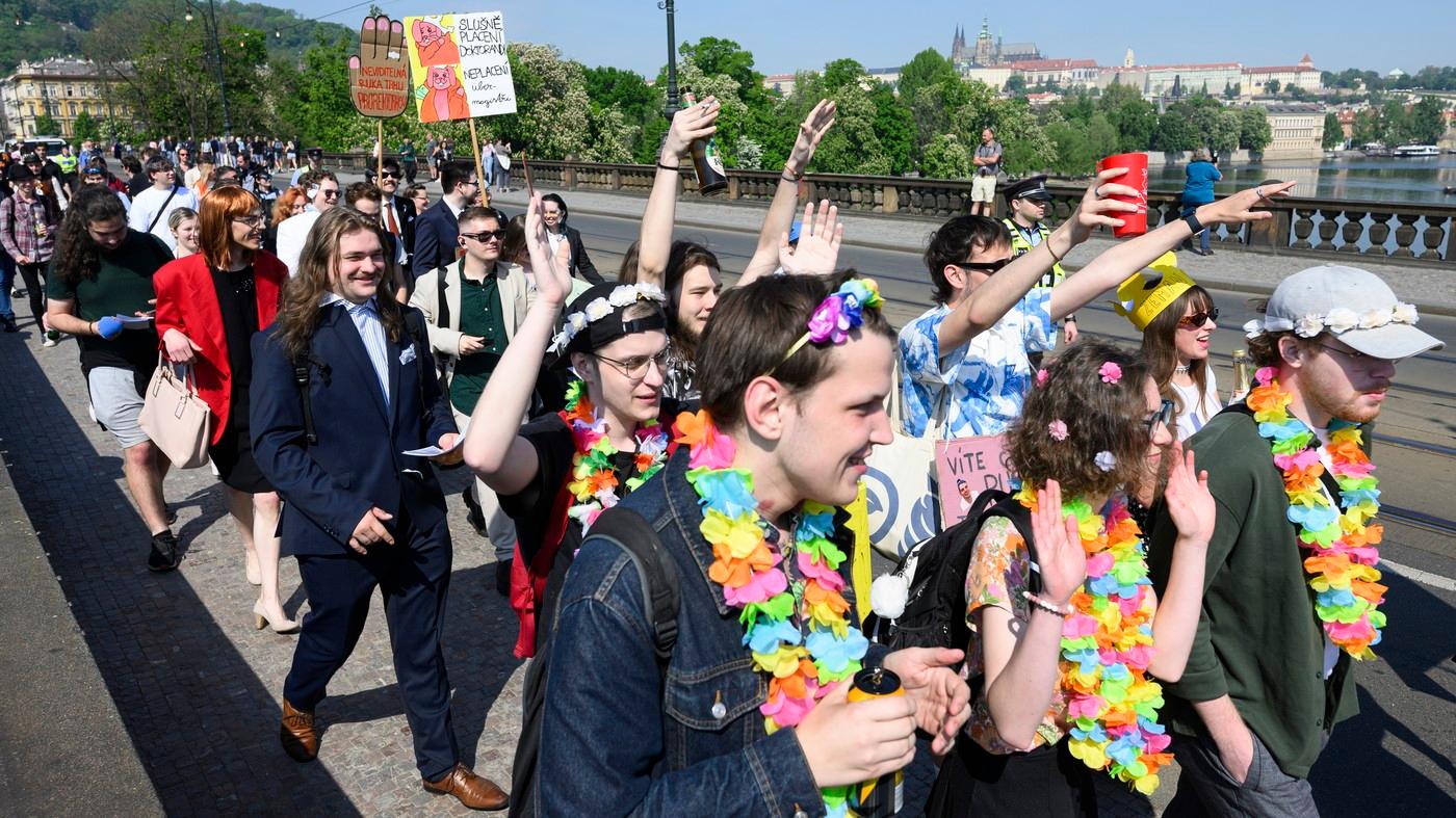 růvod studentského majálesu, 1. května 2025, Praha.