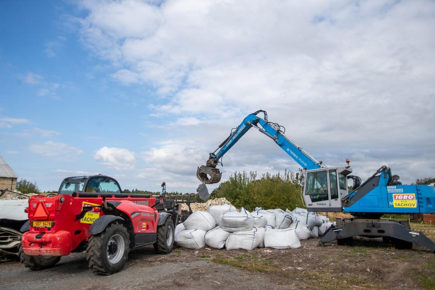 Zahájení odvozu nelegálního odpadu z Jiříkova zpět do Německa. Odvoz stovek tun odpadu zajistí firma pověřená bavorskými úřady. Zahájení odvozu nelegálního odpadu z Jiříkova zpět do Německa. Odvoz stovek tun odpadu zajistí firma pověřená bavorskými úřady.