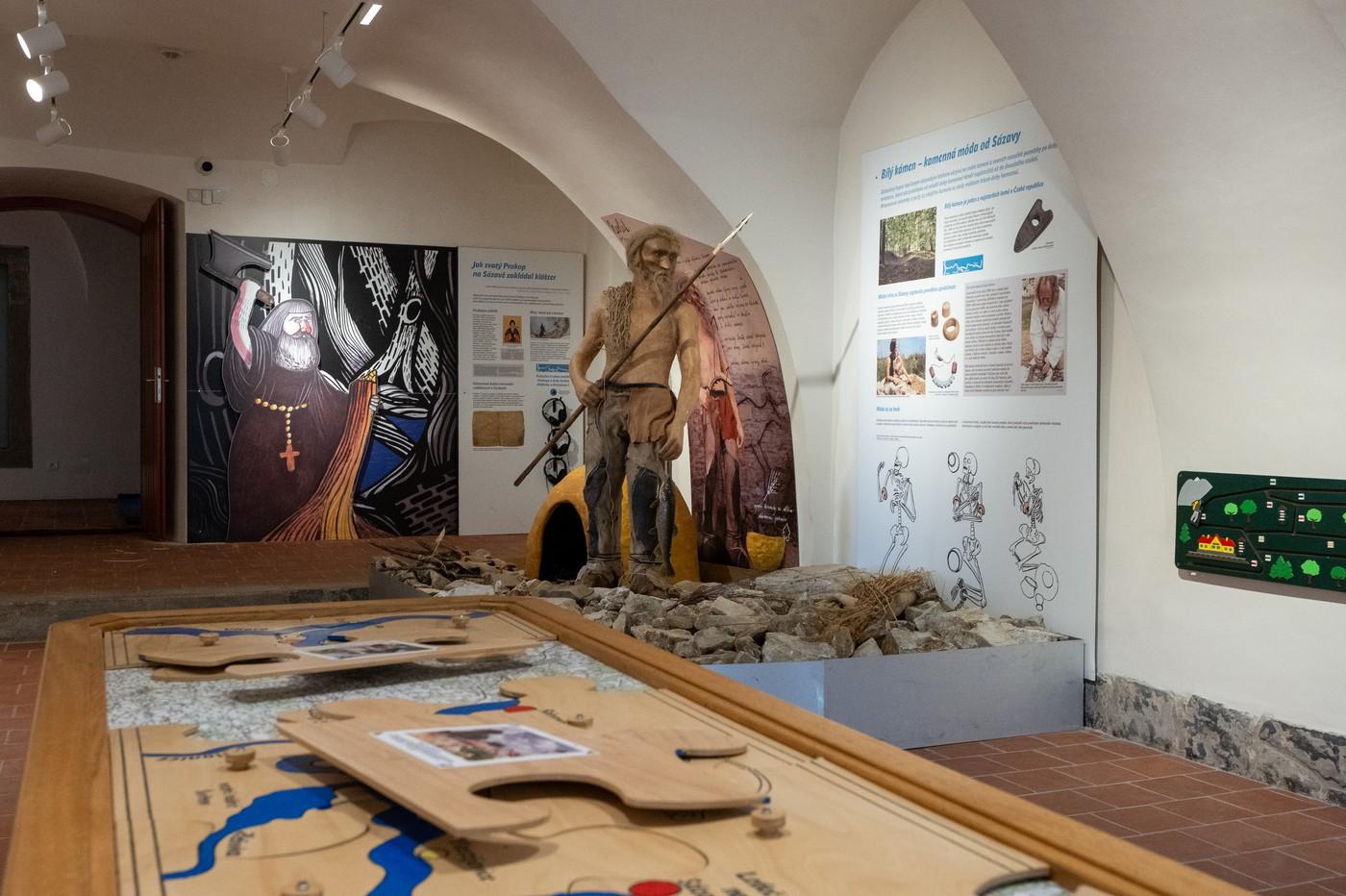 Expozice ve zrekonstruovaných sklepeních zručského zámku