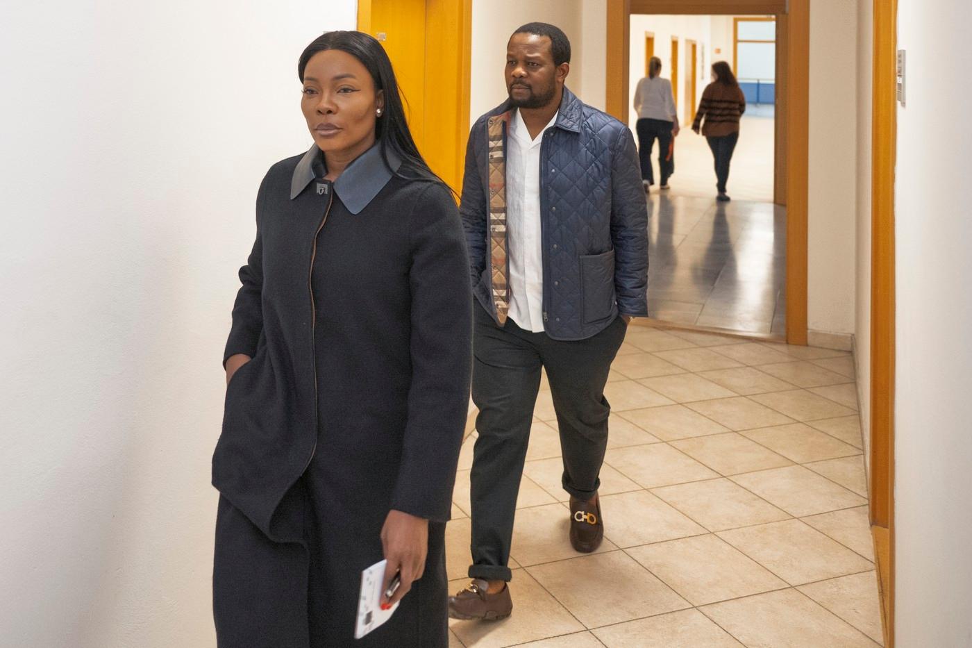 Setkání vedení města České Budějovice a Jihočeského kraje s Dorothy Nneka Ede, majitelkou fotbalového klubu SK Dynamo České Budějovice. Na snímku majitelka klubu přichází na jednání na krajském úřadu.