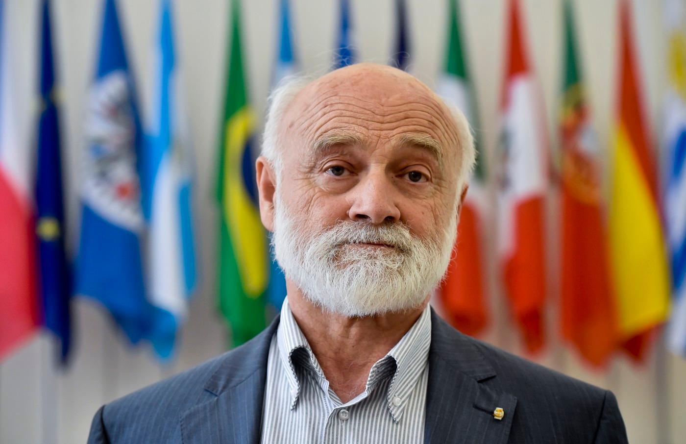 Zemřel historik a iberoamerikanista Josef Opatrný (na snímku z 25. dubna 2018). Bylo mu 79 let. Byl předním znalcem vývoje česko-latinskoamerických vztahů a uznávaným expertem na dějiny Kuby a obecné problémy světových dějin. Zemřel historik a iberoamerikanista Josef Opatrný (na snímku z 25. dubna 2018). Bylo mu 79 let. Byl předním znalcem vývoje česko-latinskoamerických vztahů a uznávaným expertem na dějiny Kuby a obecné problémy světových dějin.