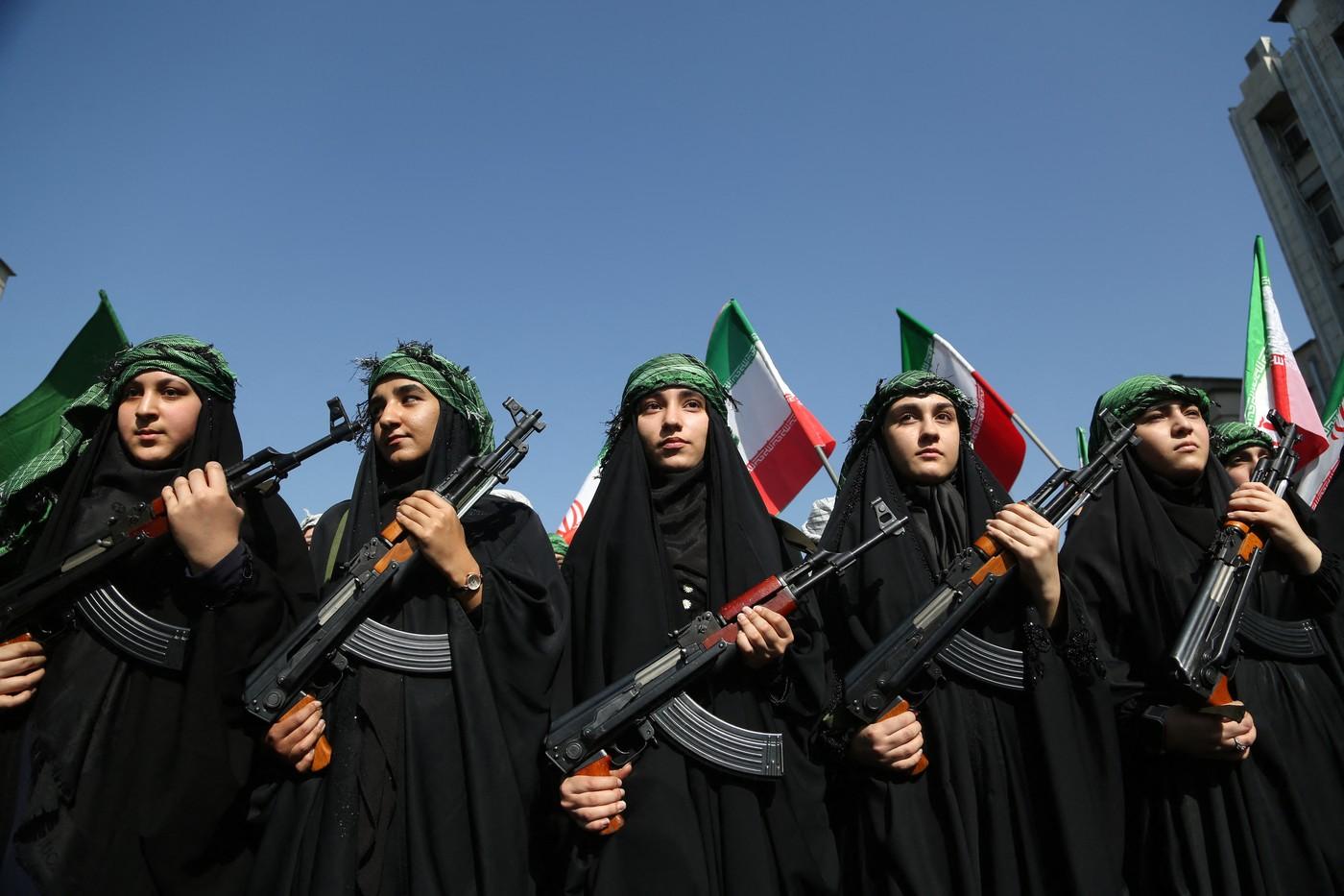 Den armády, Teherán, Írán