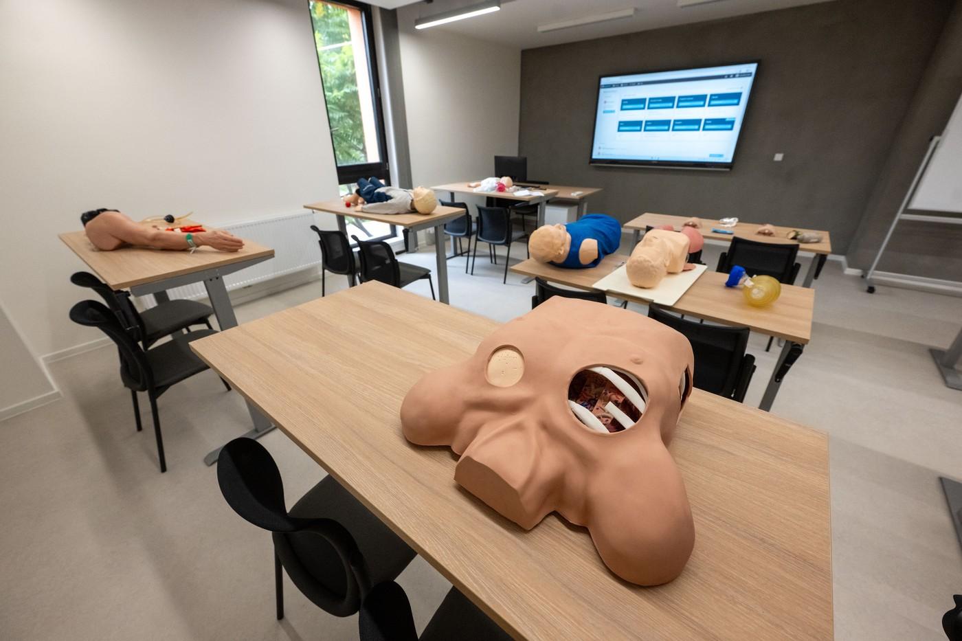 Vzdělávací a výcvikové středisko Zdravotnické záchranné služby Pardubického kraje. Vzdělávací a výcvikové středisko Zdravotnické záchranné služby Pardubického kraje.
