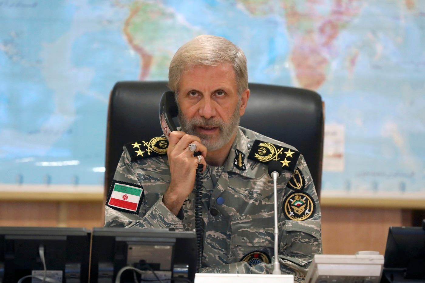 Na fotografii zveřejněné v pondělí 23. května tiskovou službou íránské armády se generál Amir Hatami, vrchní velitel íránské armády, zúčastňuje schůzky v centrálním velitelství Zolfaghar v Iránu