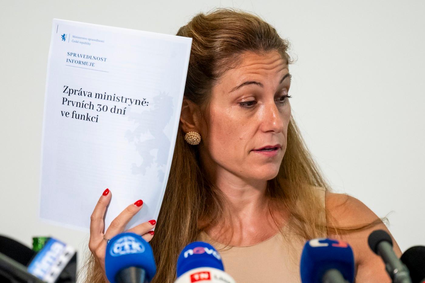 Ministryně spravedlnosti Eva Decroix (ODS) 