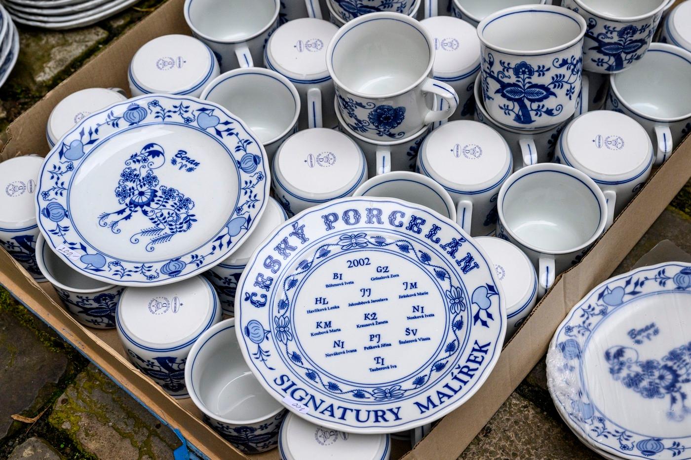 Ústecký den porcelánu v Oblastním muzeu v Ústí nad Labem, na kterém si lidé mohli koupit výrobky z produkce podniku Český porcelán (Dubí / Royal Dux Duchcov), který slaví 140. výročí výroby cibuláku.