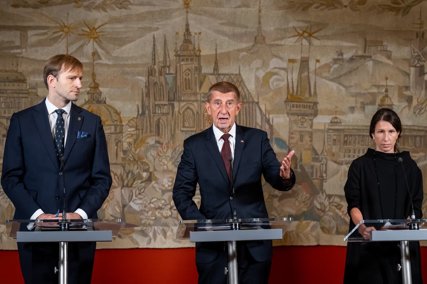  Ministr zdravotnictví Adam Vojtěch (vlevo), premiér Andrej Babiš a vládní zmocněnkyně pro duševní zdraví Dita Protopopová 