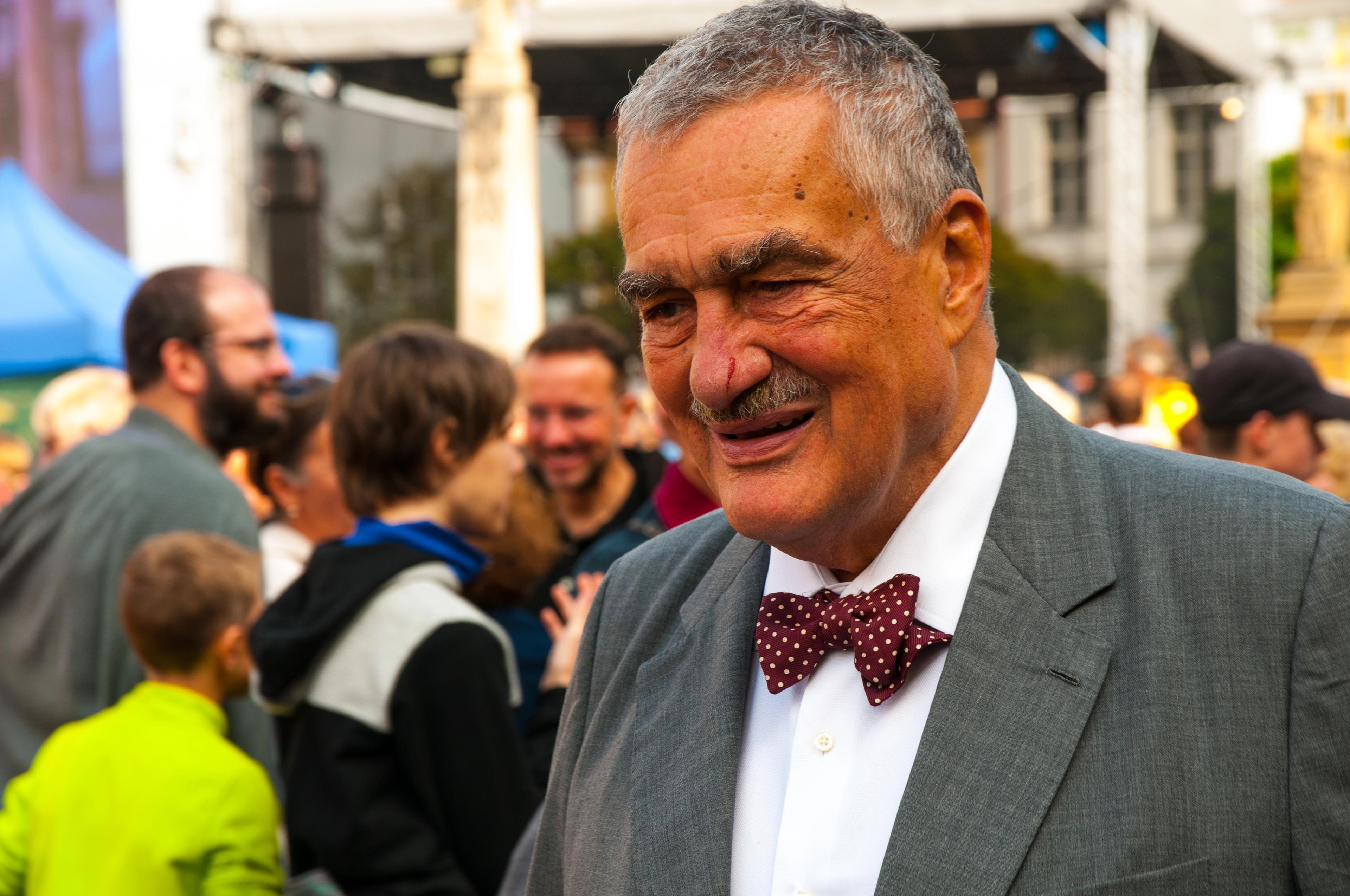 Karel Schwarzenberg Karel Schwarzenberg