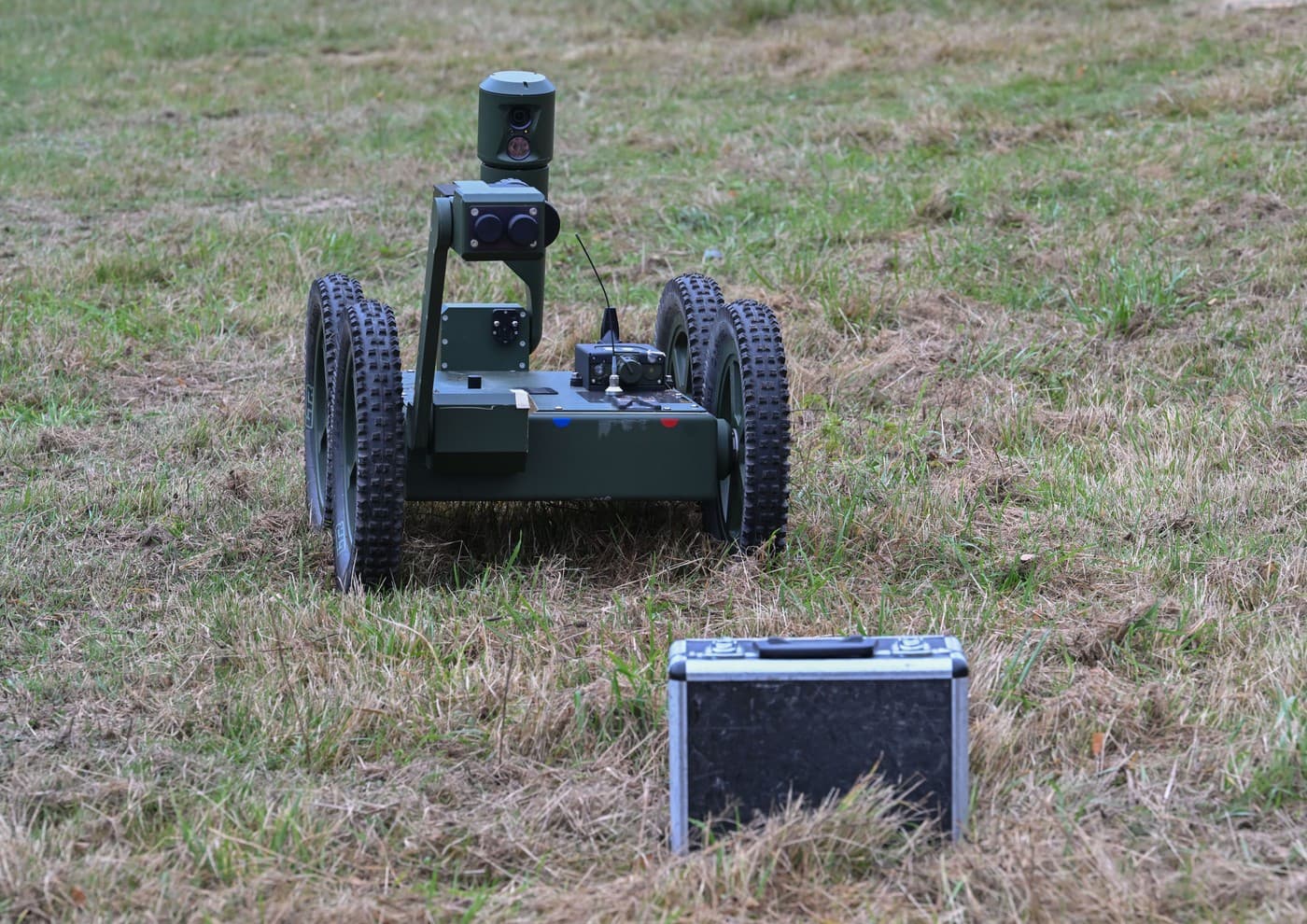  Dálkově řízený robot pro chemický a radiologický průzkum na cvičení Moravian Lance ve vojenském prostoru Libavá 