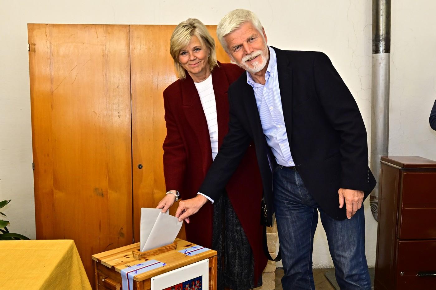 Prezident Petr Pavel se svou manželkou Evou