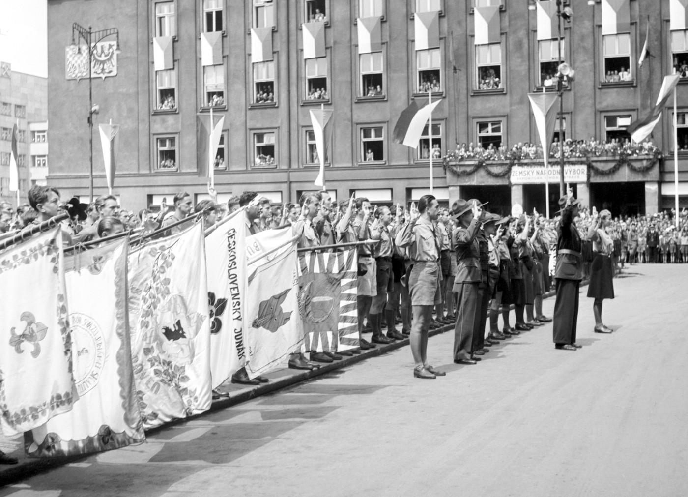 V Moravské Ostravě se zúčastnil prezident Edvard Beneš slibu 5.700 Junáků.