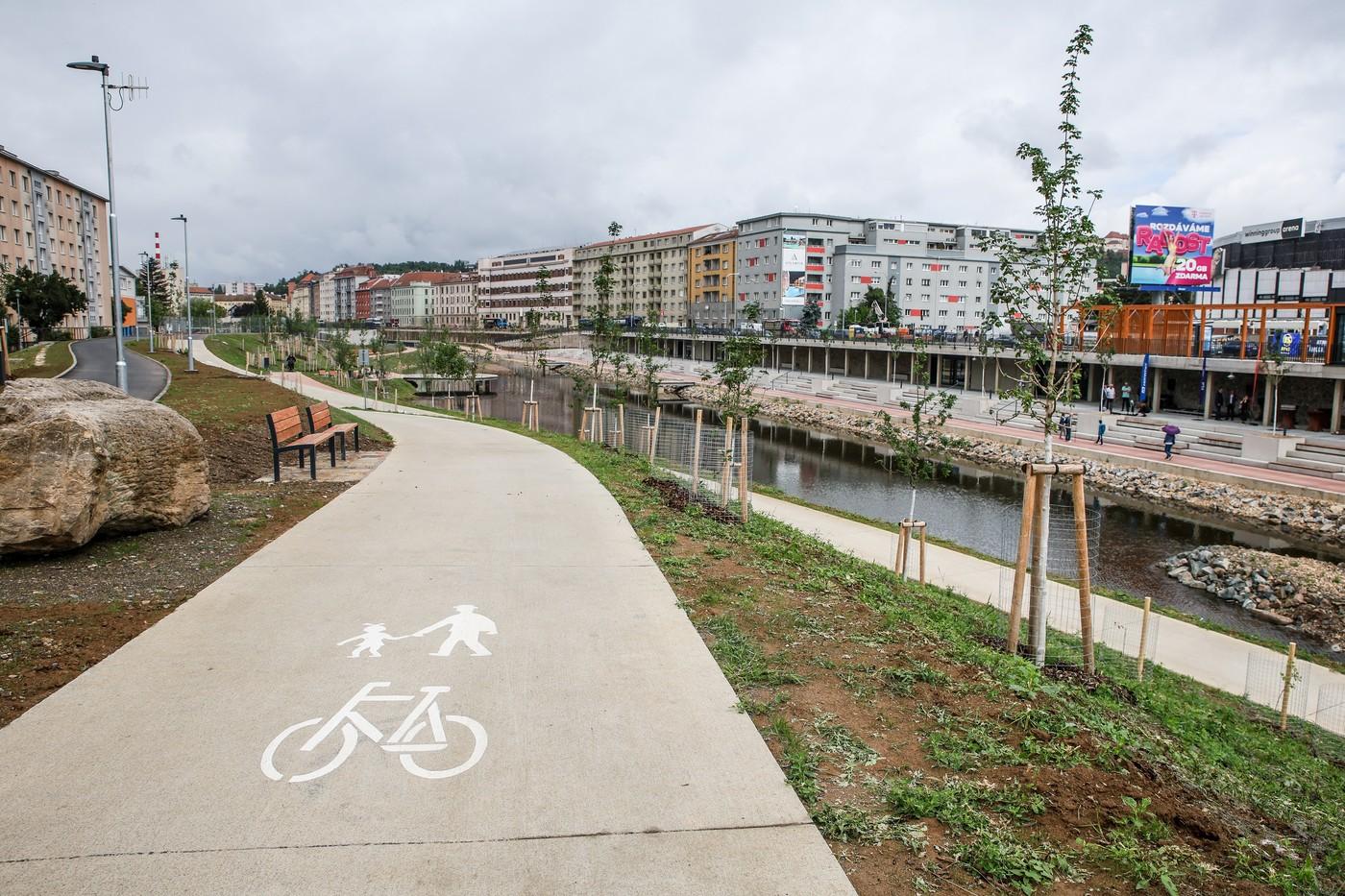Slavnostní otevření nových kolonád a protipovodňových staveb podél řeky Svratky na ulici Poříčí