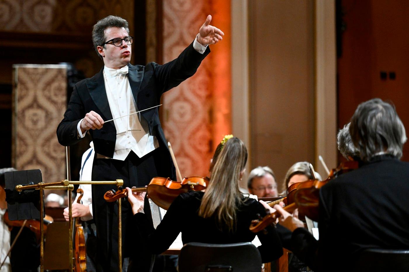Novoroční koncert České filharmonie s dirigentem Jakubem Hrůšou (na snímku), 1. ledna 2024, Rudolfinum, Praha. Novoroční koncert České filharmonie s dirigentem Jakubem Hrůšou (na snímku), 1. ledna 2024, Rudolfinum, Praha.