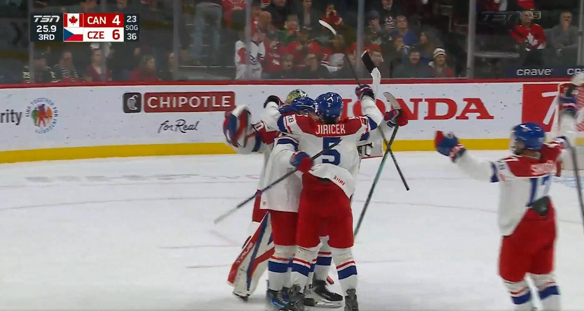 Čeští hokejisté porazili v semifinále mistrovství světa dvacítek v St. Paulu Kanadu 6:4