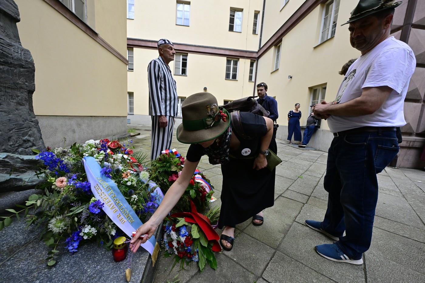 V Kounicových studentských kolejích se konal vzpomínkový akt k uctění památky obětí let 1939 až 1945 jako součást festivalu Meeting Brno a sjezdu Sudetoněmeckého krajanského sdružení