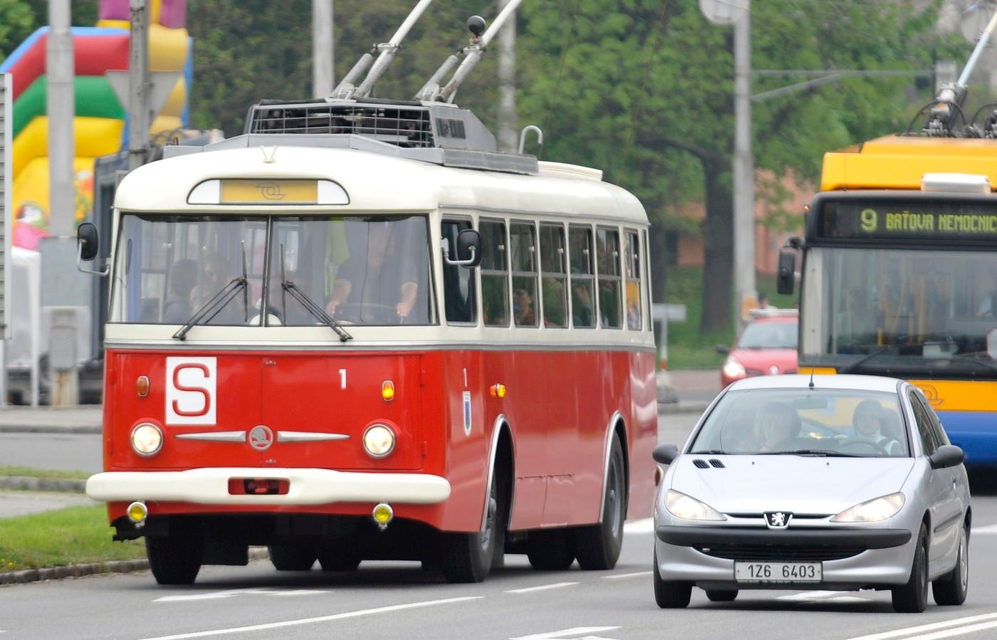 Starý, ale hezký historický trolejbus ve Zlíně