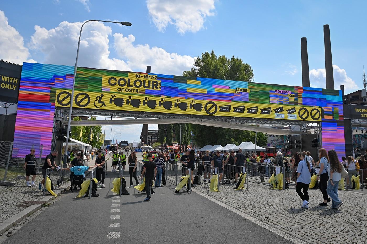 Začal 22. ročník hudebního festivalu Colours of Ostrava, 16. července 2025, Dolní oblast Vítkovice, Ostrava.