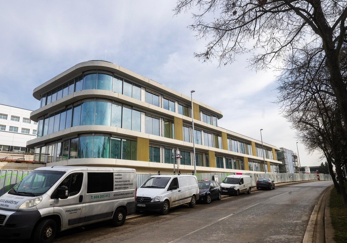 onkologické centrum FN Motol a Homolka na snímku z března 2026 onkologické centrum FN Motol a Homolka na snímku z března 2026