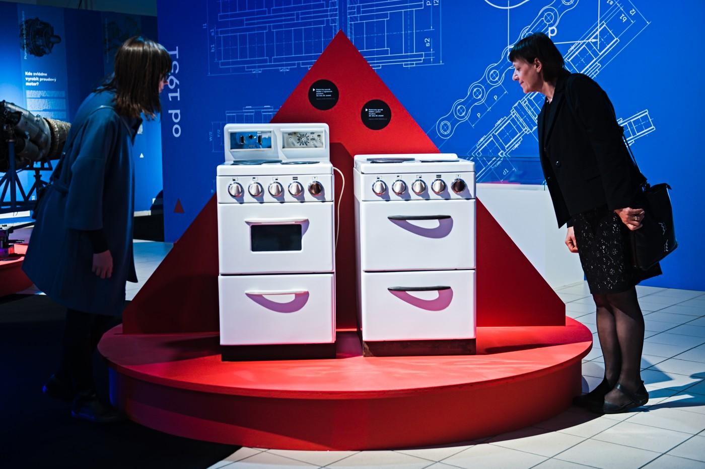 Technické muzeum v Brně připravilo výstavu "MORA. Dvě staletí cesty dějinami" o tradičním výrobci spotřebičů.