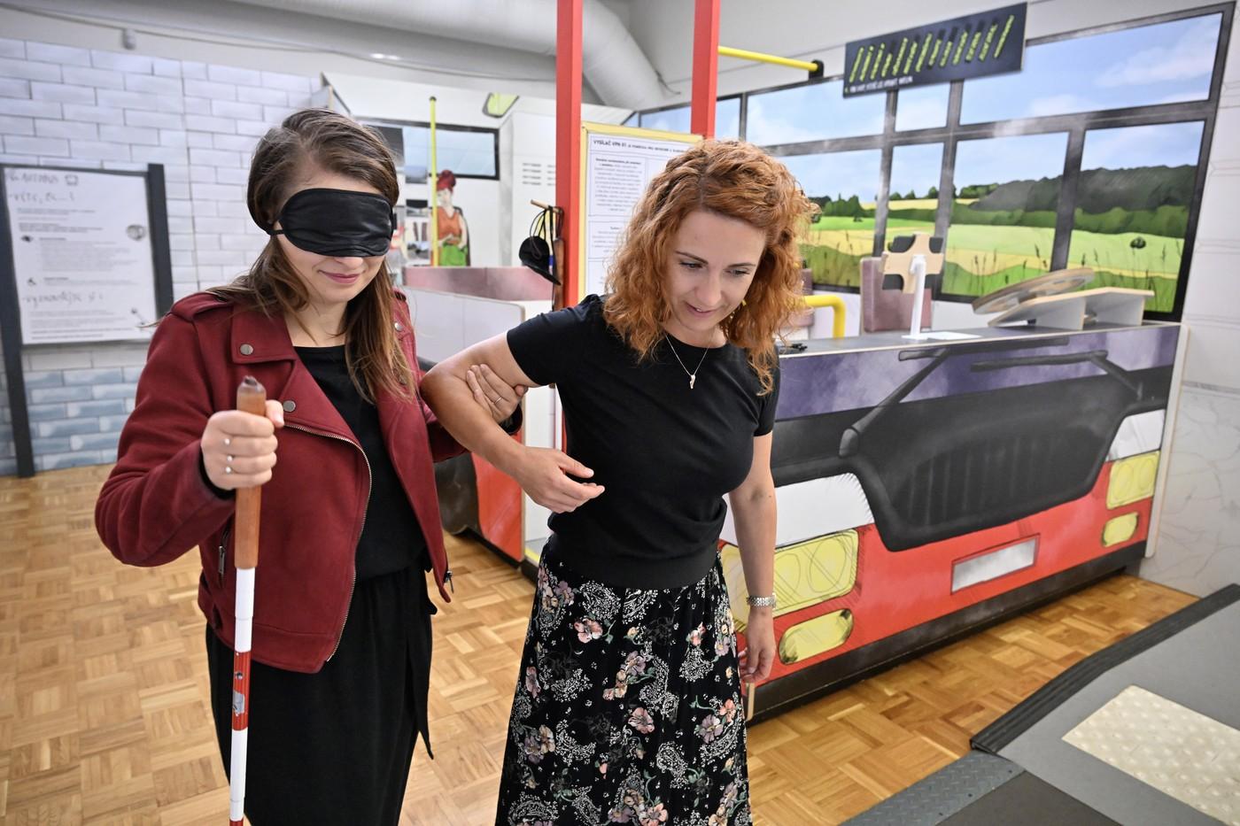 Interaktivní výstava Lidé odvedle – neobvyklý výlet do světa lidí s hendikepem, 10. července 2025, Slovácké muzeum, Uherské Hradiště.