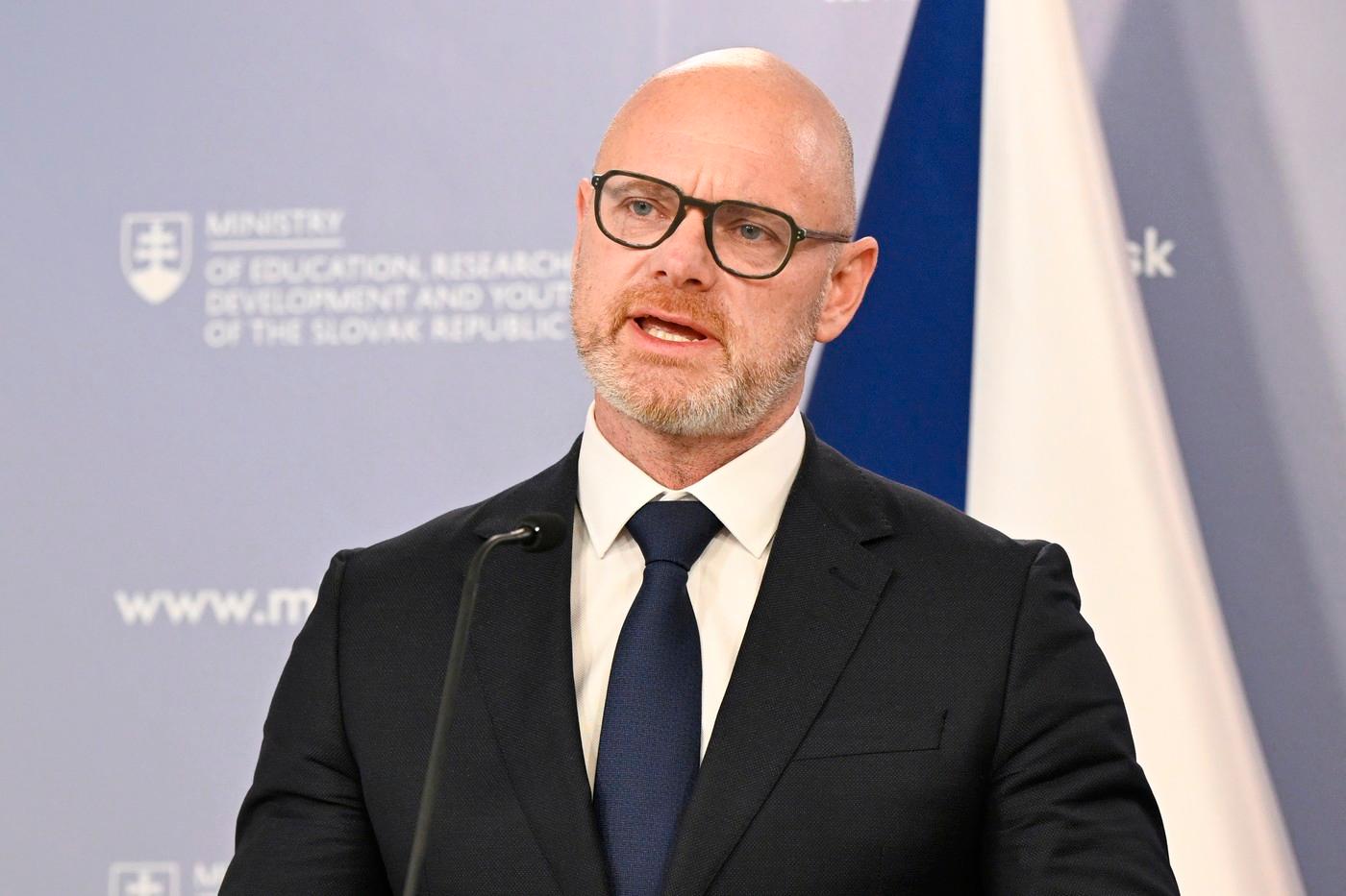 ministr školství Robert Plaga