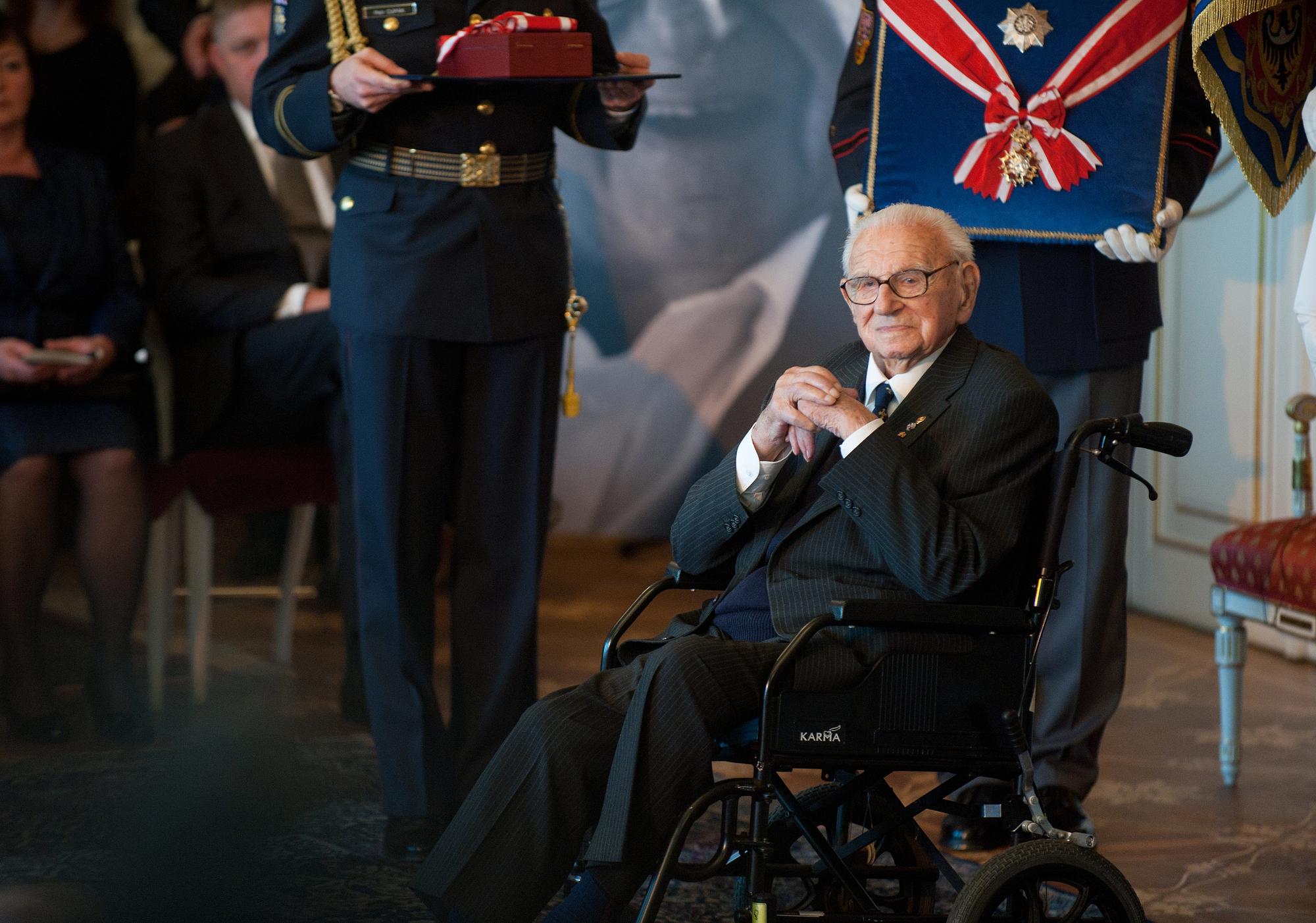 Nicholas Winton v roce 2014 na Pražském hradě